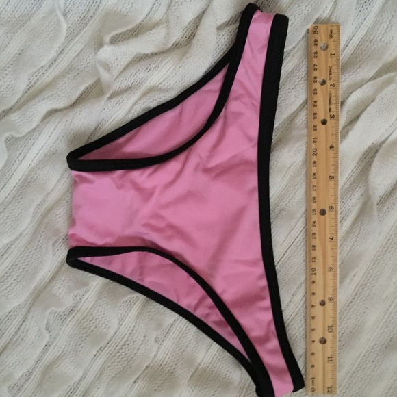 Pink swimsuit - Picture 2 of 4