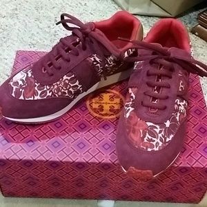 *SOLD*Tory burch flower print sneakers Sz. 6