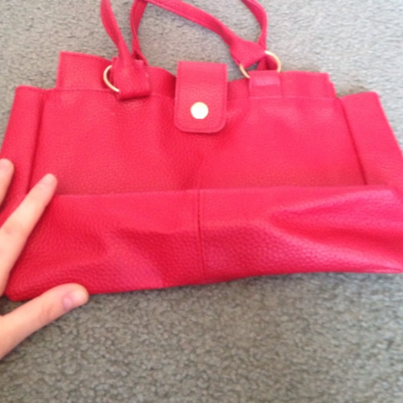 Red bag - Picture 3 of 4