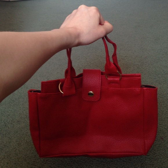 Red bag - Picture 4 of 4