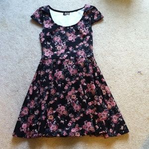 floral cap sleeve dress
