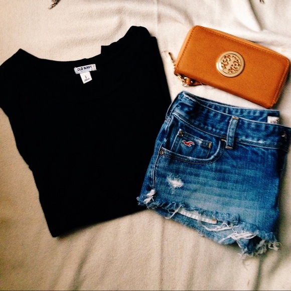 ✨HP 4/12✨hollister distressed shorts
