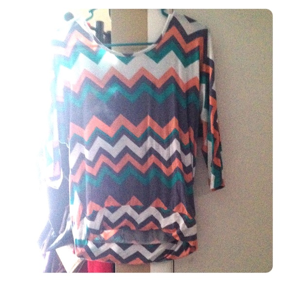 Cute Chevron top.