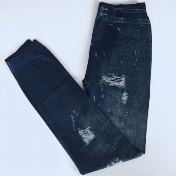 Distressed jeggings
