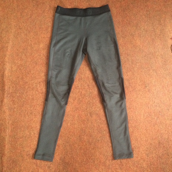 Nike Pro Hyperwarm Long Tight SMALL - Picture 1 of 3