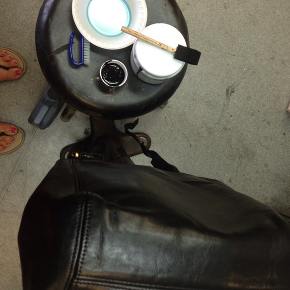 Meet your fellow Posher - Picture 3 of 4