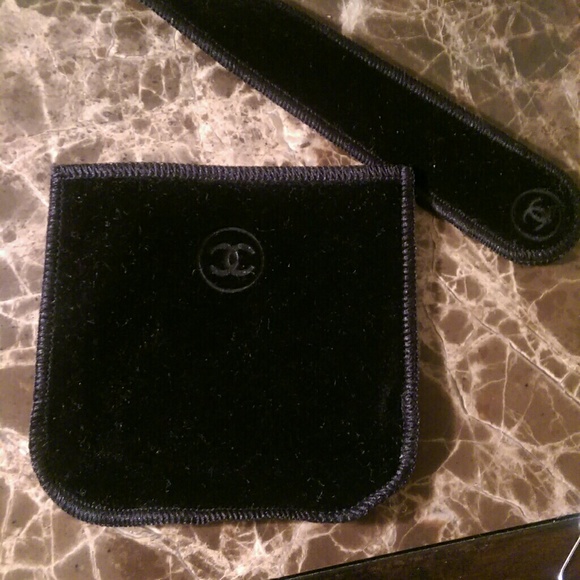 SOLD💚❤️💔💗💌Authentic suede Chanel makeup cases