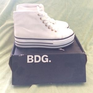 bdg white flatform platform sneaker