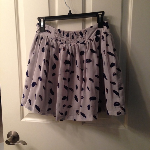 Feather pattern Skirt - Picture 2 of 2