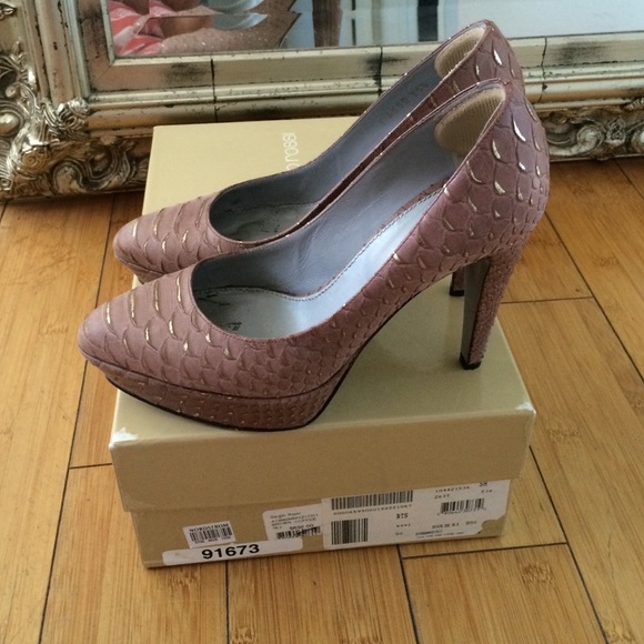 Sergio Rossi dark blush size 35.5 - Picture 2 of 3
