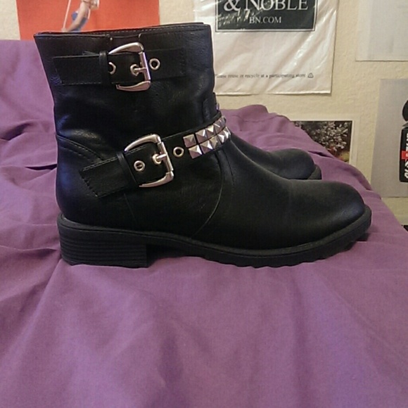 Super cute biker boots!