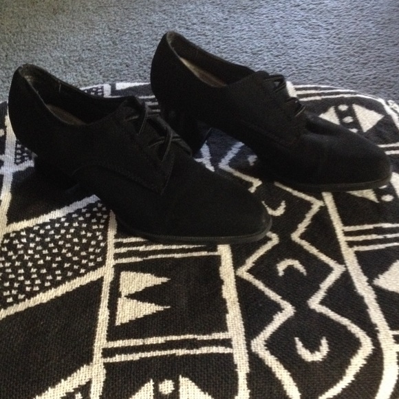 Ladies shoes - Picture 2 of 3