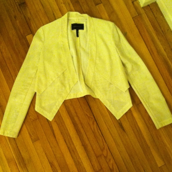 BCBG MAX AZRIA WHITE PERFORATED JACKET