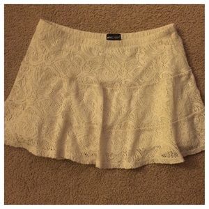 Wet seal off white laced mini skirt