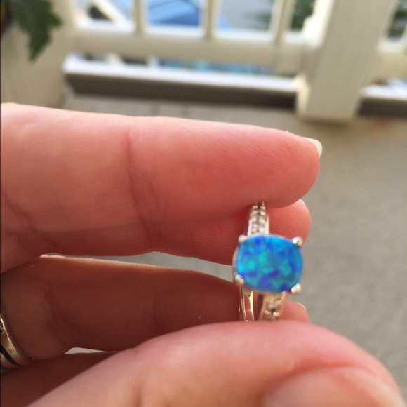 Opal ring with white topaz - Picture 2 of 3