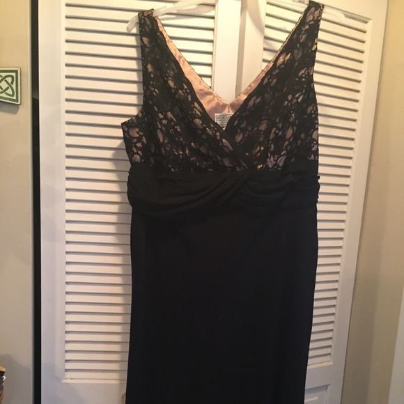 Jessica Howard sz22, black, NWOT knee length