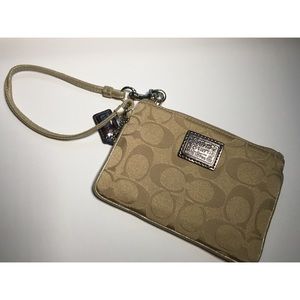 Coach Poppy Signature Wristlet Khaki