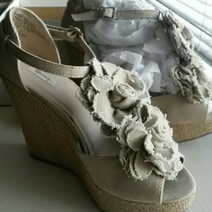 Wedges light brown