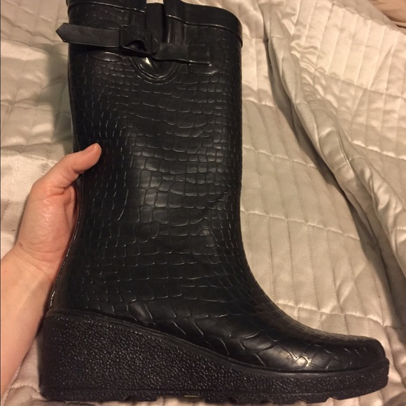 Capelli rain boots!