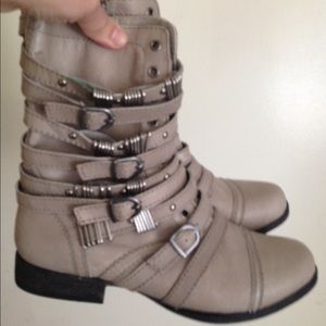 Steve Madden boots size 9.5