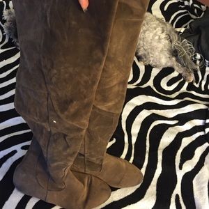 Tan ish deep brown boots