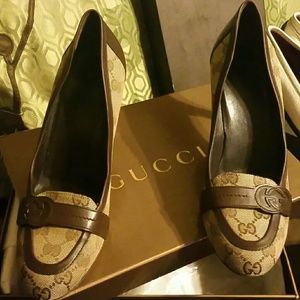 Classic Gucci Brown leather trimmed and detailed s