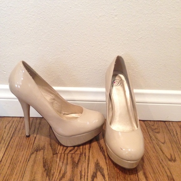 pumps - Picture 2 of 2