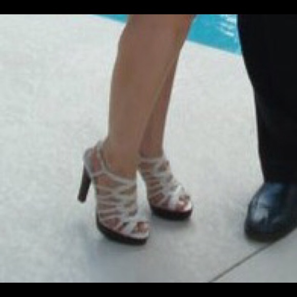 Colin Stuart heels - Picture 2 of 4