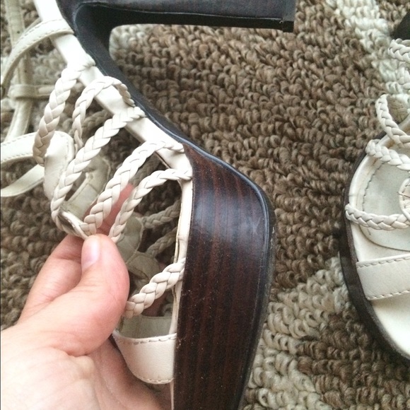 Colin Stuart heels - Picture 3 of 4