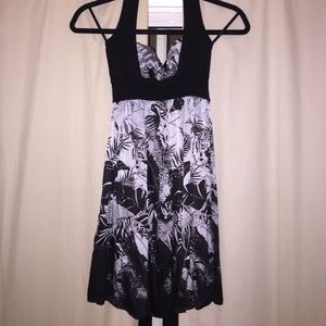 Bebe dress silky black white jungle pattern dress
