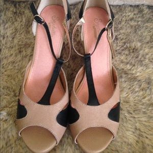 Brand new Seychelles heels leather