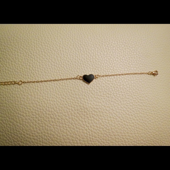 🚫sold in bundle🚫Black heart bracelet