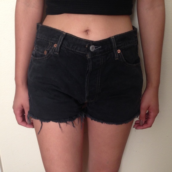 SHORTS FOR SUMMER - Picture 3 of 3