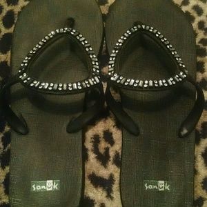 Sanuks size 8