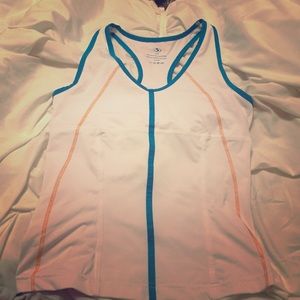 💖sold💖white racer back tank w/built in bra