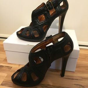 Givenchy blk leather cut out high heel bootie