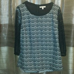 Ivory and Black 3/4 Lace Sleeve Blouse size Small