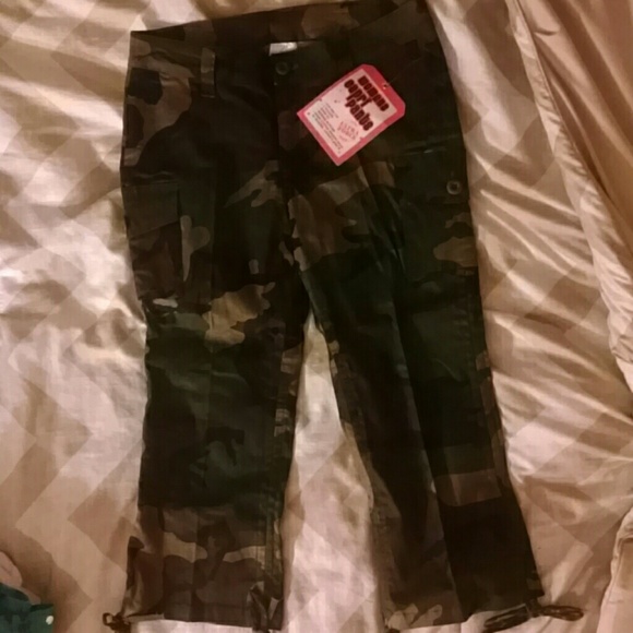 Women capri camo pants