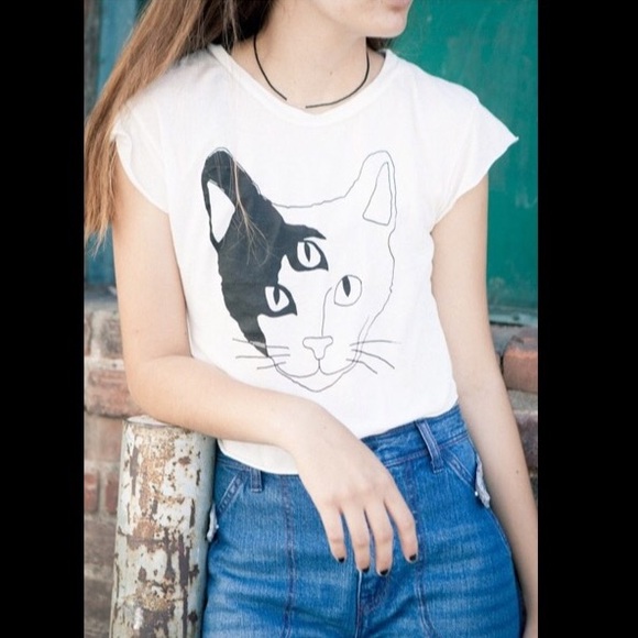 Brandy Melville Three Eyed Crop Top