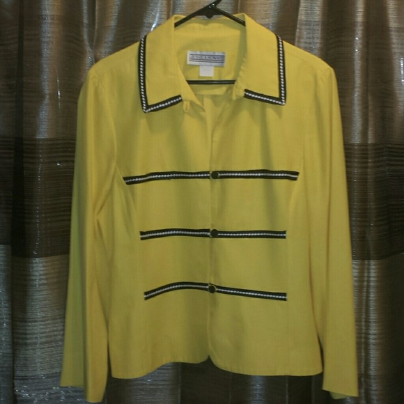 SOLD ON VINTED Yellow Navy and White Blazer sz 16 - Picture 1 of 4