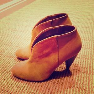 Sole Society "Kelly" Bootie!