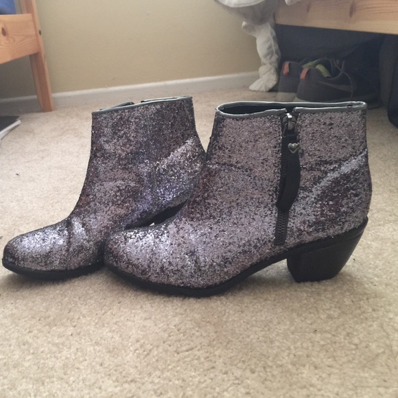 Vera Wang Princess, Glitter/Metallic Bootie