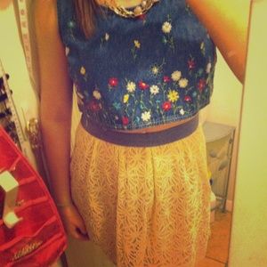 Vintage flower embroidered denim crop