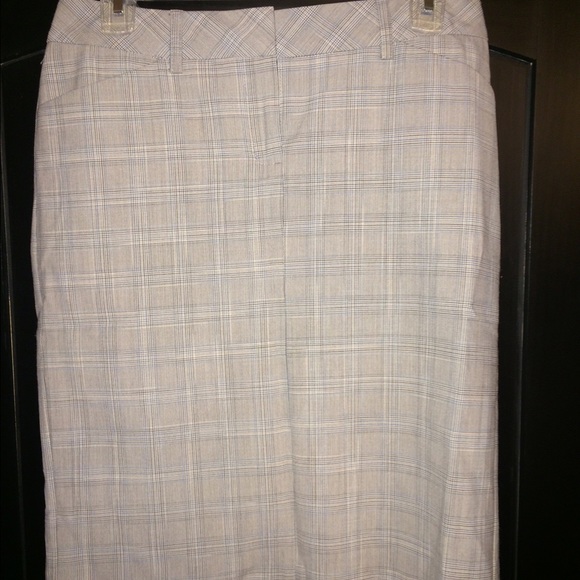 Skirt - Picture 2 of 3