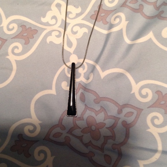 Silver tone necklace