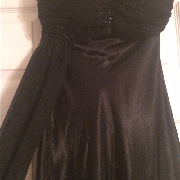 Black prom formal dress! - Picture 4 of 4