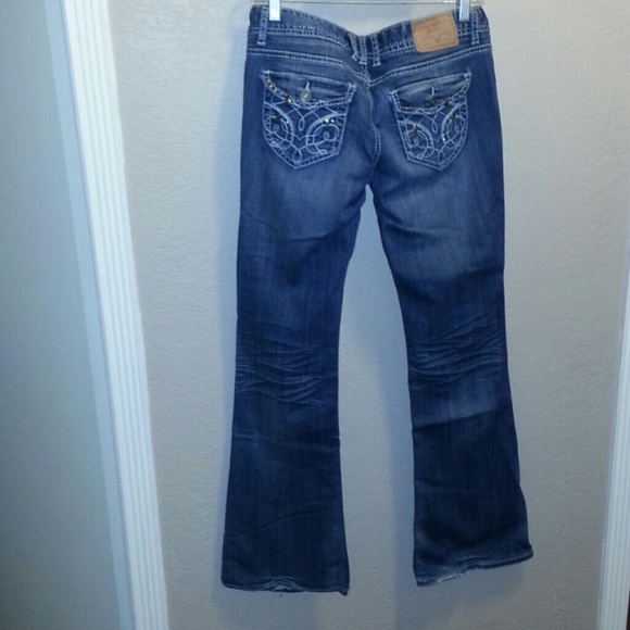 Destroyed Denim - Picture 3 of 4
