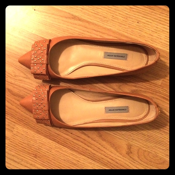 Size 7 Classiques Entier tan leather flats