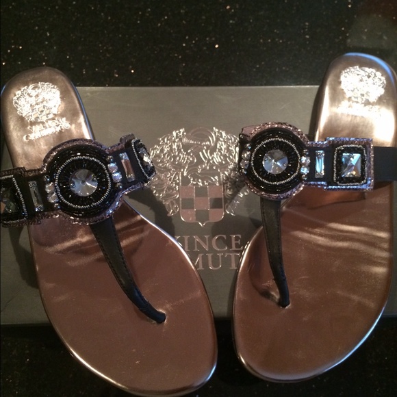 ✨Vince Camuto Sandals✨