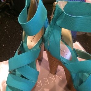 ✨Strappy Wedge Sandal✨